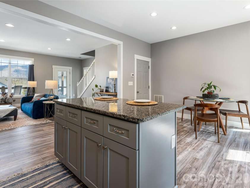 35 Alice Clement Lane, Asheville, NC 28803.  MLS# CAR4363133, YatesRealty ID 14329. 