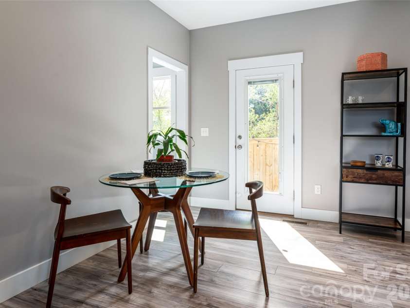 35 Alice Clement Lane, Asheville, NC 28803.  MLS# CAR4363133, YatesRealty ID 14329. 