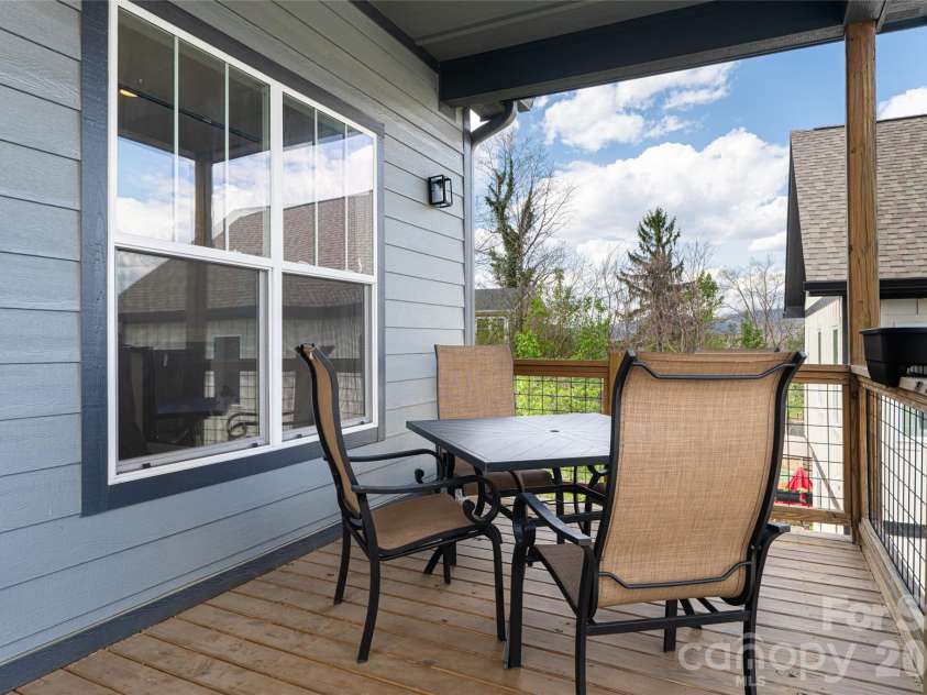 35 Alice Clement Lane, Asheville, NC 28803.  MLS# CAR4363133, YatesRealty ID 14329. 
