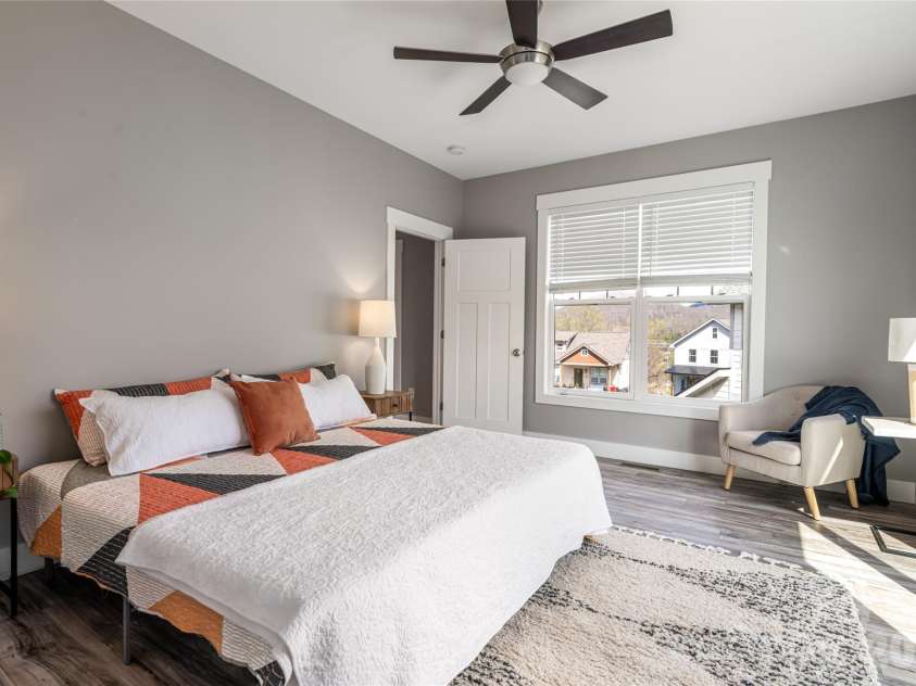 35 Alice Clement Lane, Asheville, NC 28803.  MLS# CAR4363133, YatesRealty ID 14329. 
