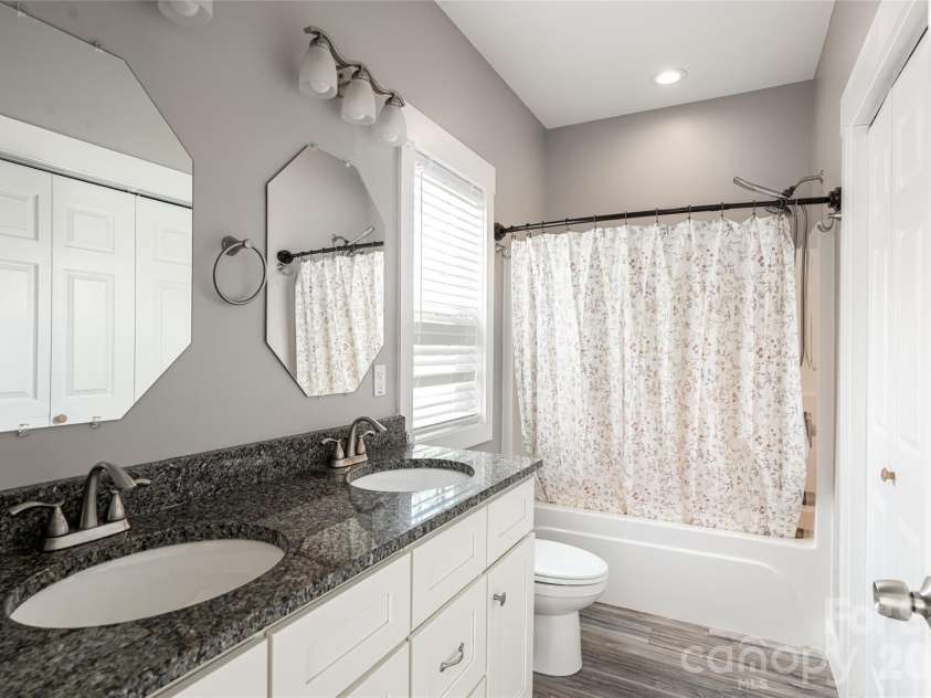 35 Alice Clement Lane, Asheville, NC 28803.  MLS# CAR4363133, YatesRealty ID 14329. 
