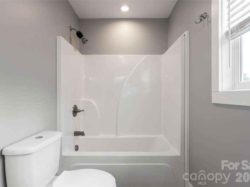 35 Alice Clement Lane, Asheville, NC 28803.  MLS# CAR4363133, YatesRealty ID 14329. 