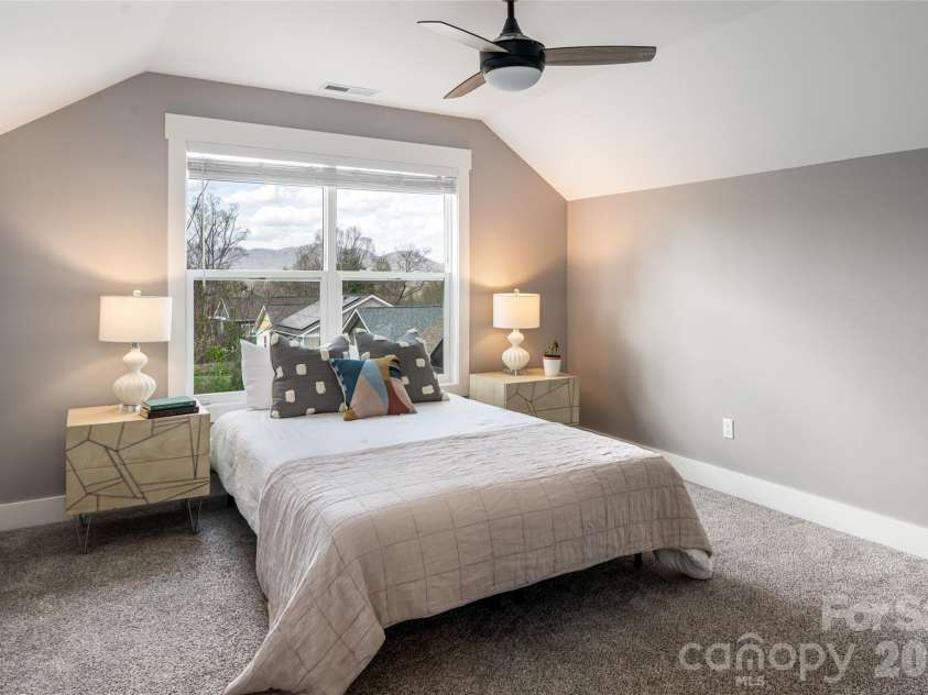 35 Alice Clement Lane, Asheville, NC 28803.  MLS# CAR4363133, YatesRealty ID 14329. 