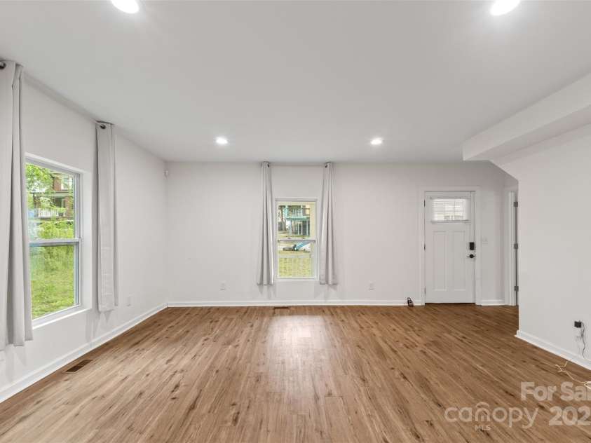 60 Valley Street, Concord, NC 28025.  MLS# CAR4258753, YatesRealty ID 14330. 