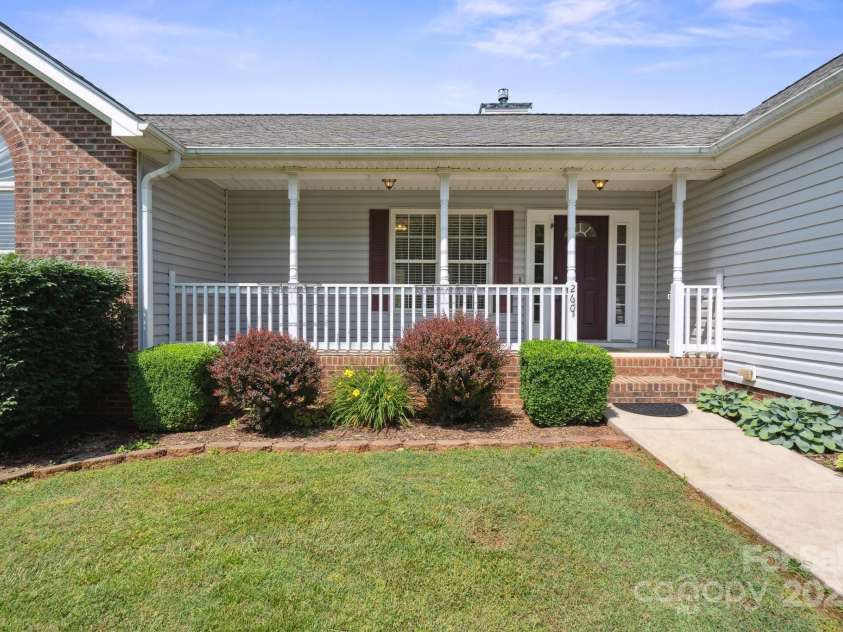 260 Treebark Road, Statesville, NC 28625.  MLS# CAR4251812, YatesRealty ID 14331. 