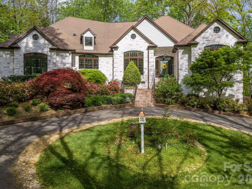 2835 Wimbledon Drive, Gastonia, NC 28056.  MLS# CAR4364886, YatesRealty ID 14331. 