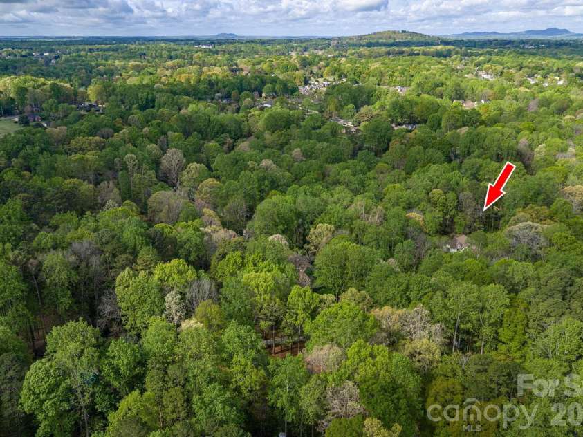 2835 Wimbledon Drive, Gastonia, NC 28056.  MLS# CAR4364886, YatesRealty ID 14331. 