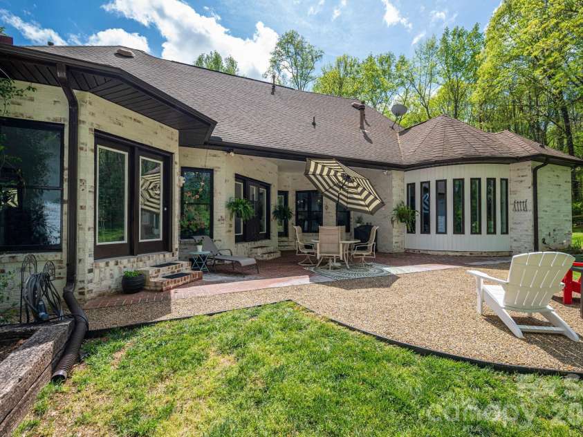 2835 Wimbledon Drive, Gastonia, NC 28056.  MLS# CAR4364886, YatesRealty ID 14331. Back patio