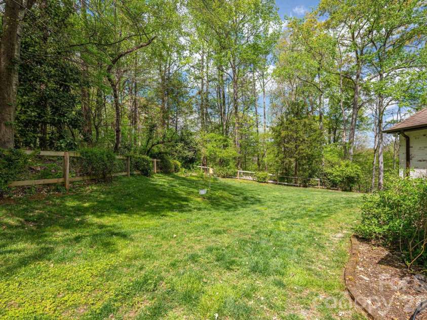 2835 Wimbledon Drive, Gastonia, NC 28056.  MLS# CAR4364886, YatesRealty ID 14331. Backyard