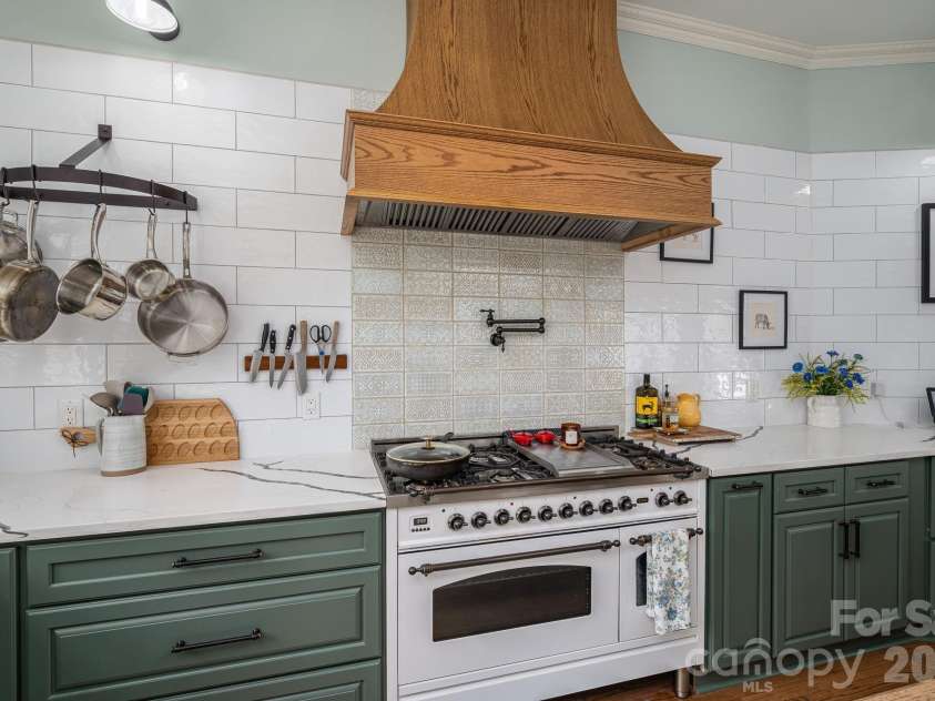 2835 Wimbledon Drive, Gastonia, NC 28056.  MLS# CAR4364886, YatesRealty ID 14331. Kitchen