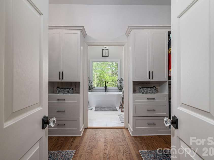 2835 Wimbledon Drive, Gastonia, NC 28056.  MLS# CAR4364886, YatesRealty ID 14331. Primary Bedroom closet