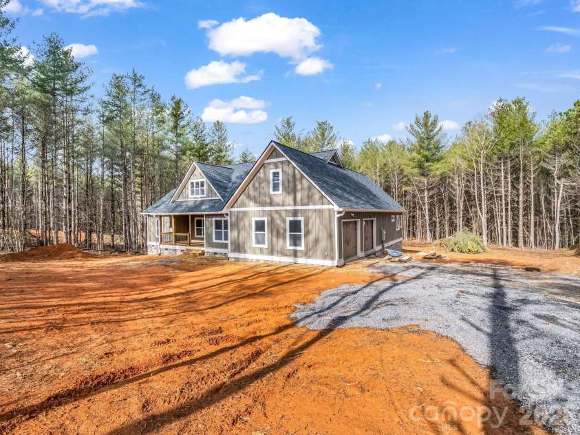 1057 Hawksbill Drive, Morganton, NC 28655.  MLS# CAR4337062, YatesRealty ID 14334. 