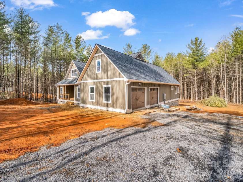 1057 Hawksbill Drive, Morganton, NC 28655.  MLS# CAR4337062, YatesRealty ID 14334. 