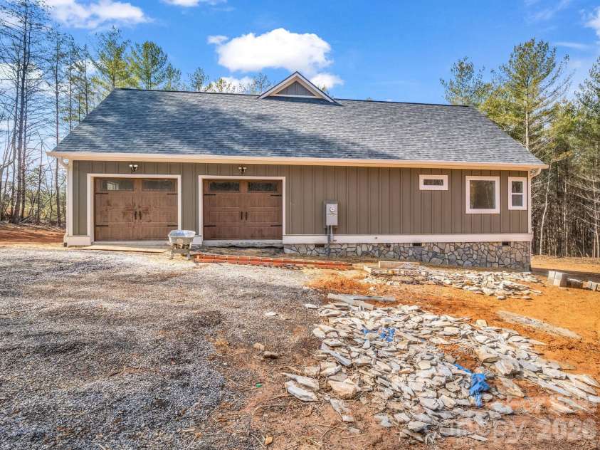 1057 Hawksbill Drive, Morganton, NC 28655.  MLS# CAR4337062, YatesRealty ID 14334. 