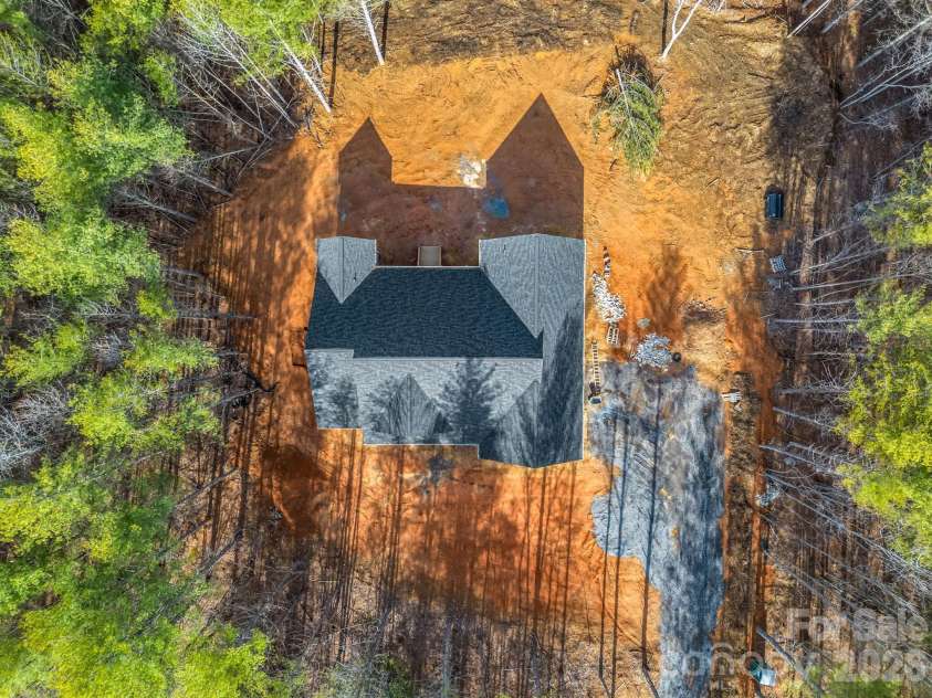 1057 Hawksbill Drive, Morganton, NC 28655.  MLS# CAR4337062, YatesRealty ID 14334. 
