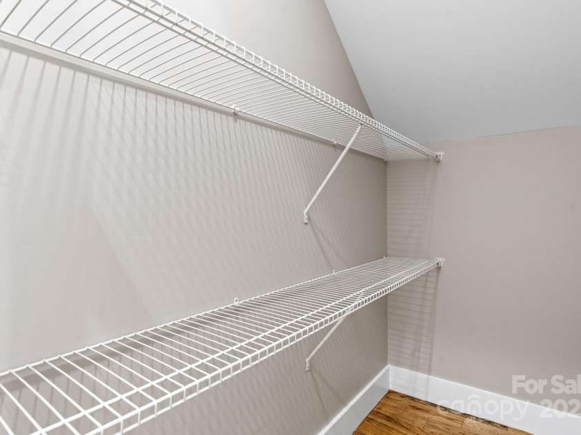 3733 Whitney Drive, Hickory, NC 28601.  MLS# CAR4250201, YatesRealty ID 14334. 