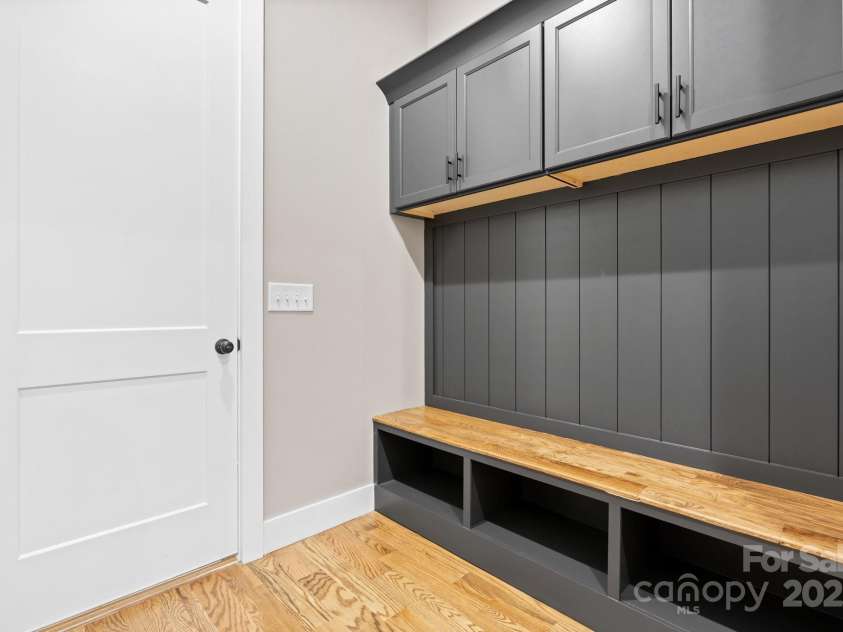 3733 Whitney Drive, Hickory, NC 28601.  MLS# CAR4250201, YatesRealty ID 14334. 