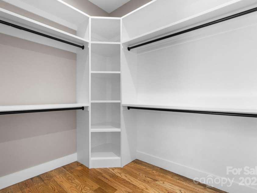 3733 Whitney Drive, Hickory, NC 28601.  MLS# CAR4250201, YatesRealty ID 14334. 