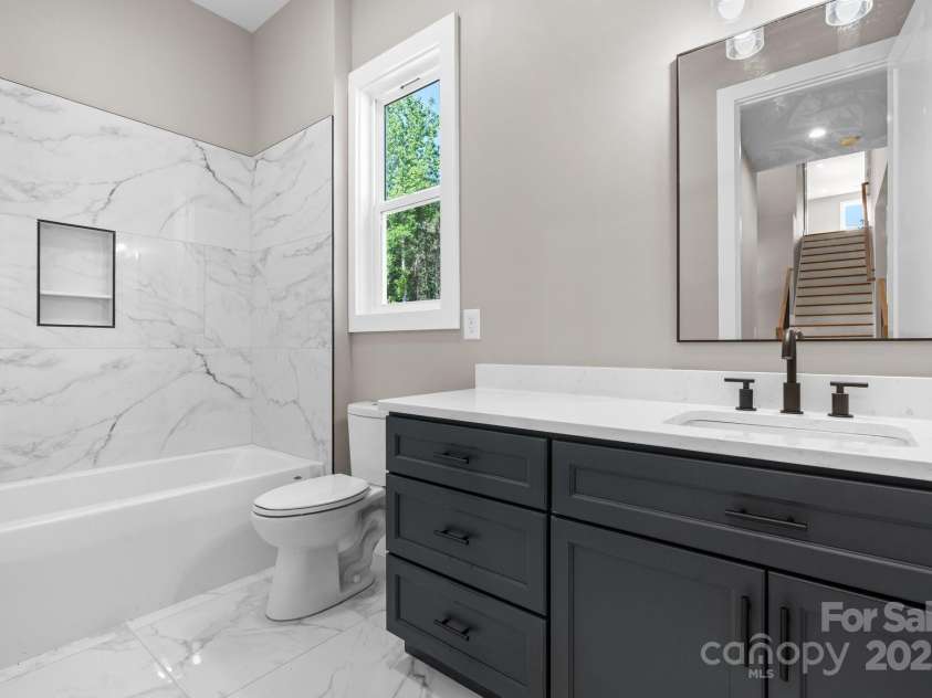 3733 Whitney Drive, Hickory, NC 28601.  MLS# CAR4250201, YatesRealty ID 14334. 