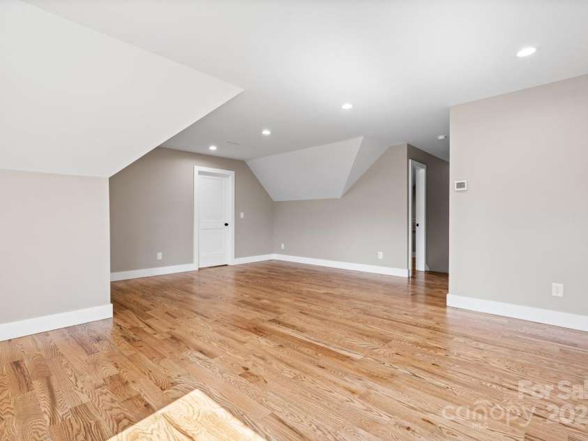 3733 Whitney Drive, Hickory, NC 28601.  MLS# CAR4250201, YatesRealty ID 14334. 