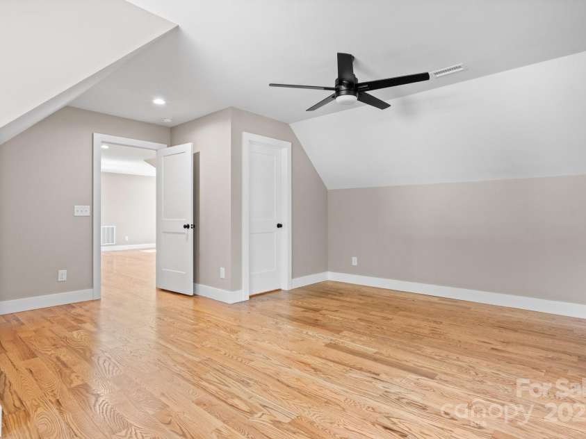 3733 Whitney Drive, Hickory, NC 28601.  MLS# CAR4250201, YatesRealty ID 14334. 