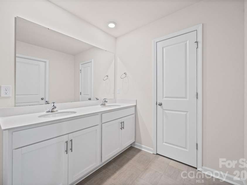 2120 Redstone Drive, York, SC 29745.  MLS# CAR4249334, YatesRealty ID 14335. 