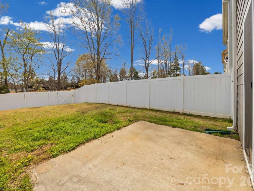 2120 Redstone Drive, York, SC 29745.  MLS# CAR4249334, YatesRealty ID 14335. 