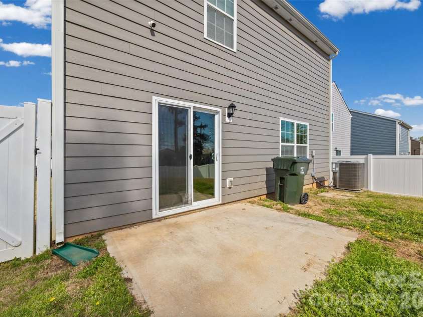 2120 Redstone Drive, York, SC 29745.  MLS# CAR4249334, YatesRealty ID 14335. 