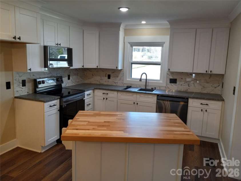 4165 Laurelwood Court, Concord, NC 28025.  MLS# CAR4320907, YatesRealty ID 14335. 