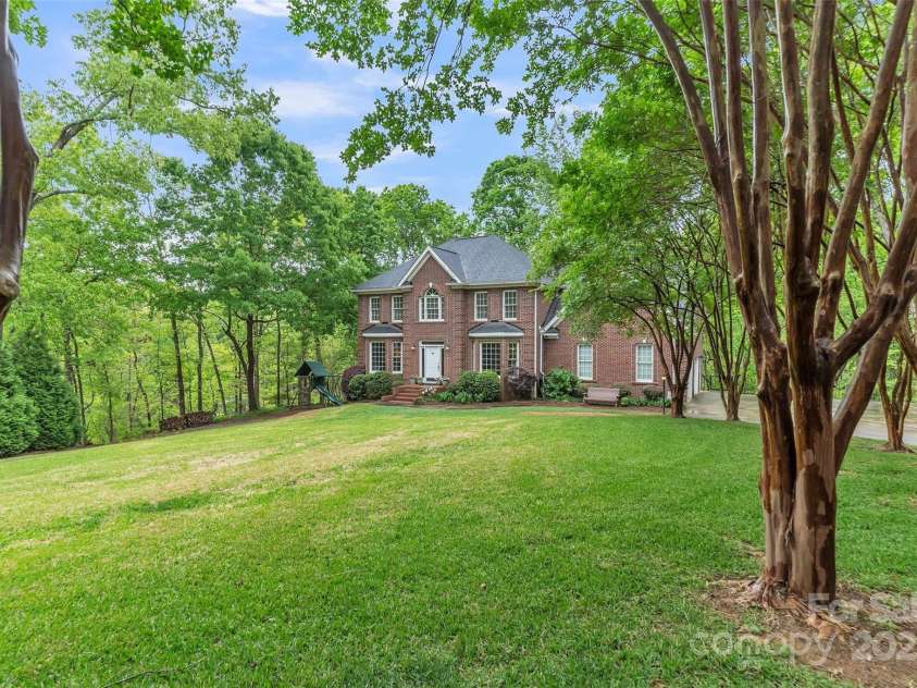 136 Dogwood Lane, Shelby, NC 28150.  MLS# CAR4250767, YatesRealty ID 14336. 