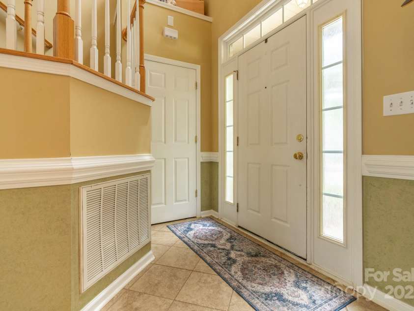 5656 Cambridge Bay Drive, Charlotte, NC 28269.  MLS# CAR4257738, YatesRealty ID 14338. 