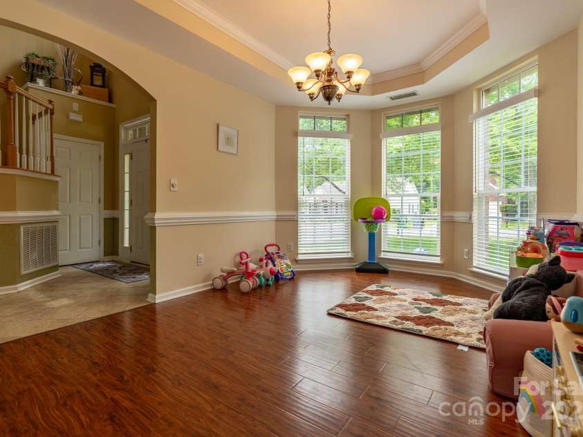 5656 Cambridge Bay Drive, Charlotte, NC 28269.  MLS# CAR4257738, YatesRealty ID 14338. 