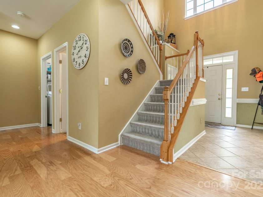 5656 Cambridge Bay Drive, Charlotte, NC 28269.  MLS# CAR4257738, YatesRealty ID 14338. 