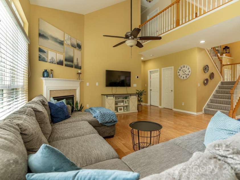 5656 Cambridge Bay Drive, Charlotte, NC 28269.  MLS# CAR4257738, YatesRealty ID 14338. 