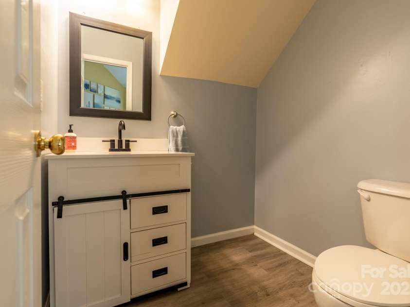 5656 Cambridge Bay Drive, Charlotte, NC 28269.  MLS# CAR4257738, YatesRealty ID 14338. 