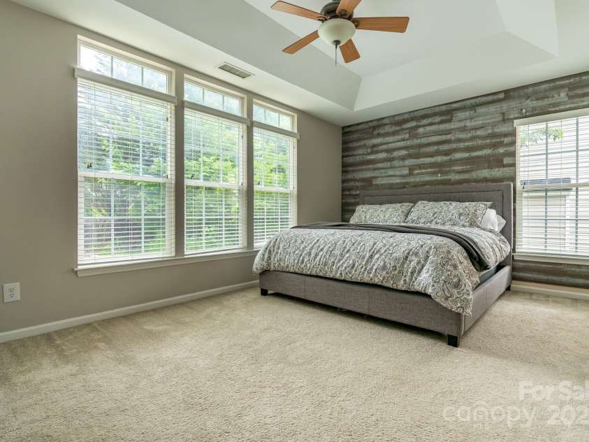 5656 Cambridge Bay Drive, Charlotte, NC 28269.  MLS# CAR4257738, YatesRealty ID 14338. 