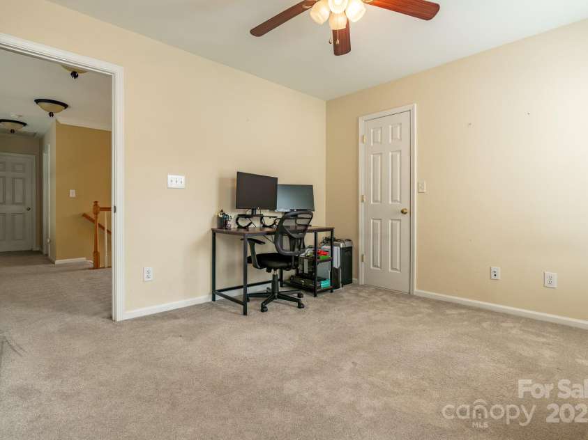 5656 Cambridge Bay Drive, Charlotte, NC 28269.  MLS# CAR4257738, YatesRealty ID 14338. 