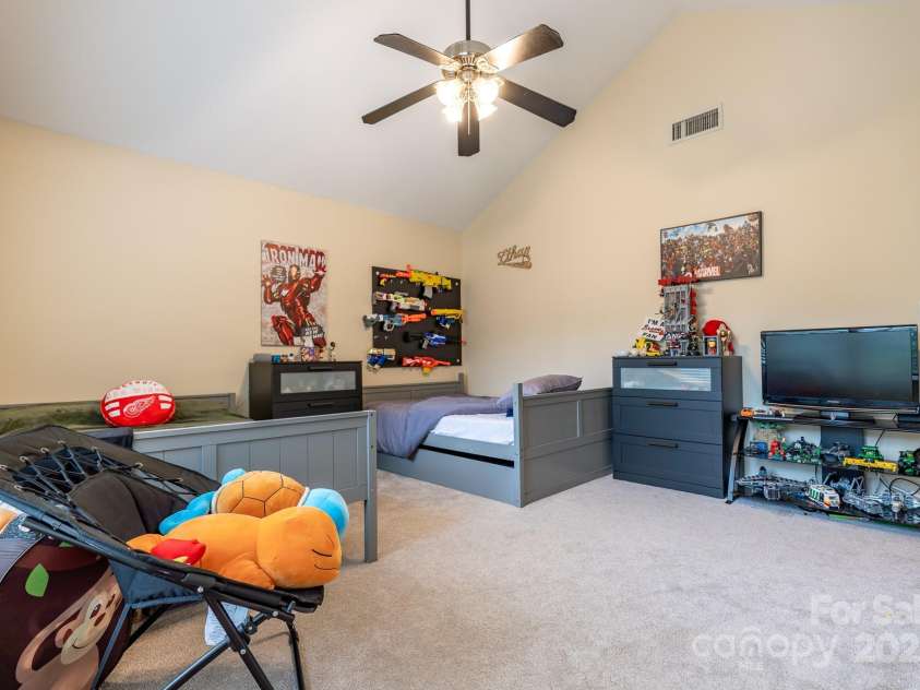 5656 Cambridge Bay Drive, Charlotte, NC 28269.  MLS# CAR4257738, YatesRealty ID 14338. 