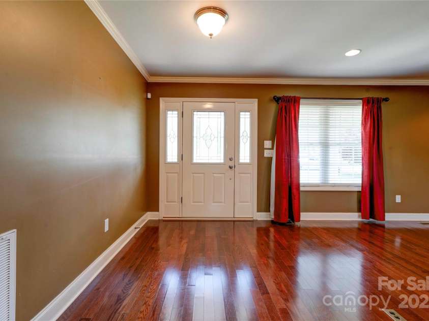 110 Carol Lyn Drive, Kings Mountain, NC 28086.  MLS# CAR4252571, YatesRealty ID 14339. 