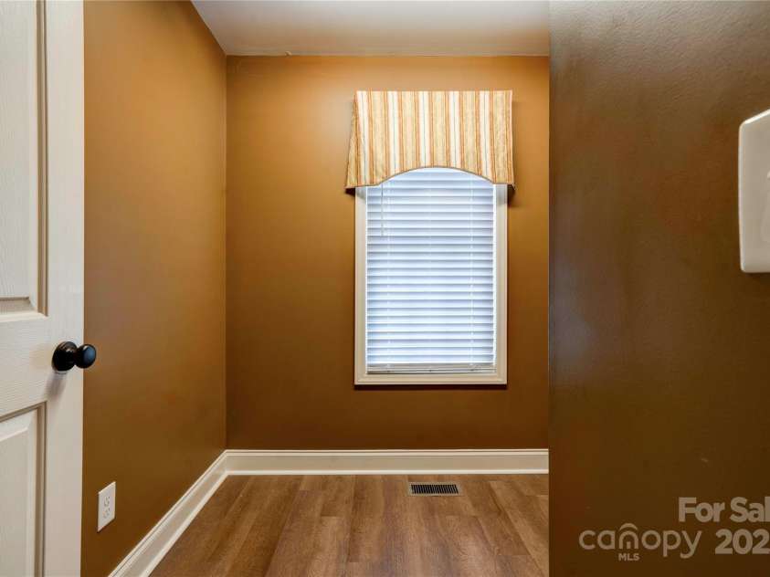 110 Carol Lyn Drive, Kings Mountain, NC 28086.  MLS# CAR4252571, YatesRealty ID 14339. 