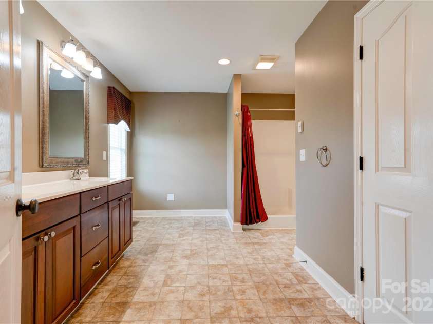 110 Carol Lyn Drive, Kings Mountain, NC 28086.  MLS# CAR4252571, YatesRealty ID 14339. 