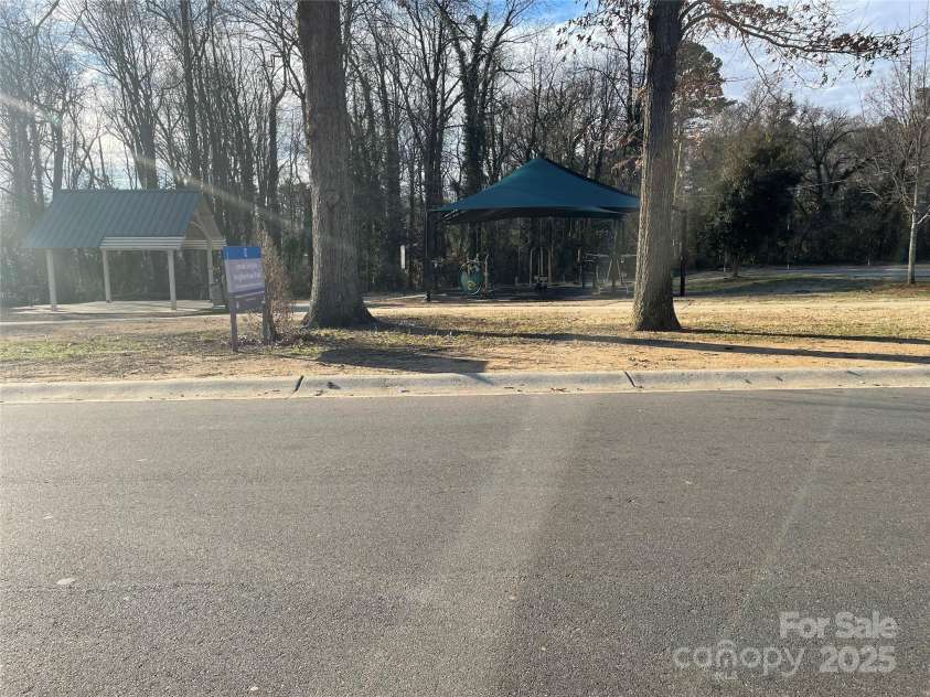 1902 Catherine Simmons Avenue, Charlotte, NC 28216.  MLS# CAR4291476, YatesRealty ID 1434. Area view