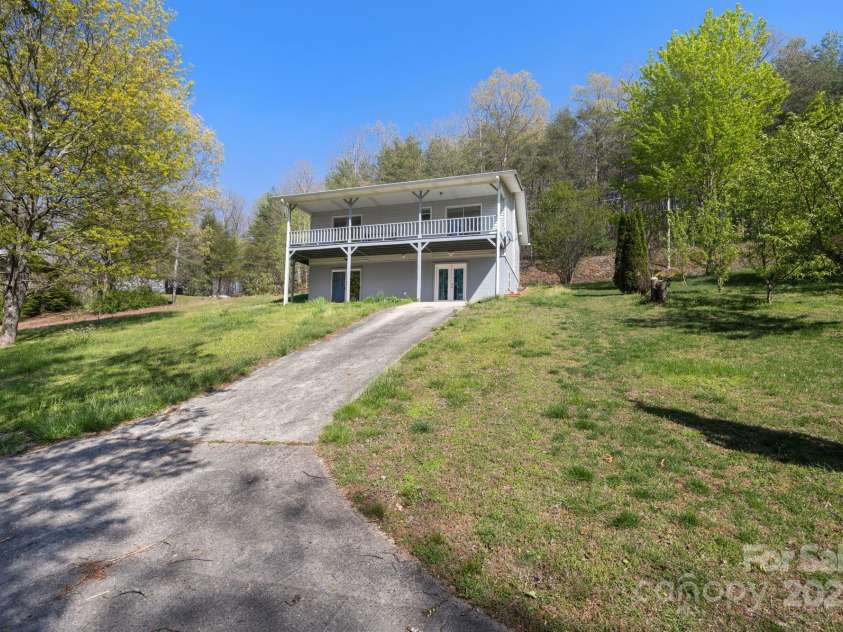 332 Cherrywood Circle, Hayesville, NC 28904.  MLS# CAR4248770, YatesRealty ID 14340. 