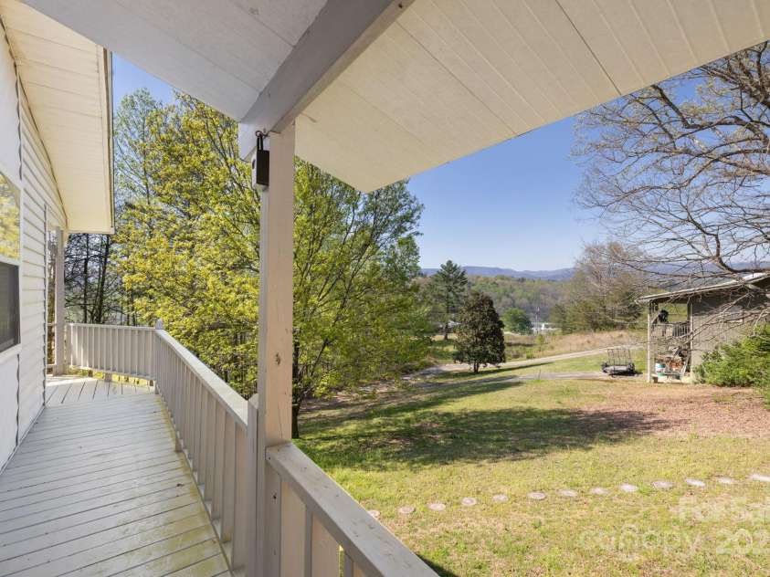 332 Cherrywood Circle, Hayesville, NC 28904.  MLS# CAR4248770, YatesRealty ID 14340. 