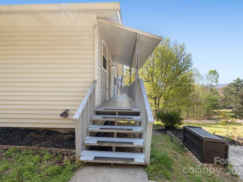 332 Cherrywood Circle, Hayesville, NC 28904.  MLS# CAR4248770, YatesRealty ID 14340. 