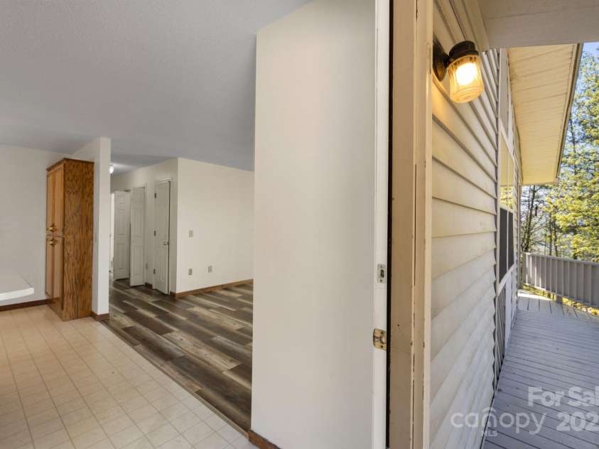 332 Cherrywood Circle, Hayesville, NC 28904.  MLS# CAR4248770, YatesRealty ID 14340. 