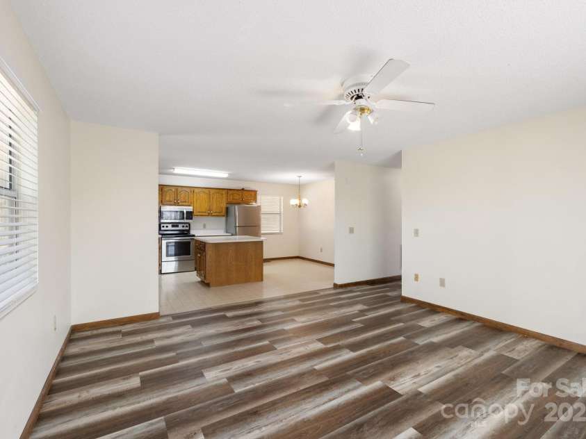 332 Cherrywood Circle, Hayesville, NC 28904.  MLS# CAR4248770, YatesRealty ID 14340. 