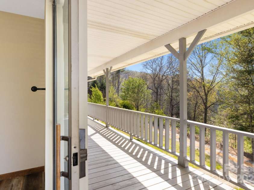 332 Cherrywood Circle, Hayesville, NC 28904.  MLS# CAR4248770, YatesRealty ID 14340. 