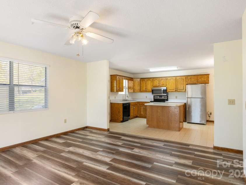 332 Cherrywood Circle, Hayesville, NC 28904.  MLS# CAR4248770, YatesRealty ID 14340. 