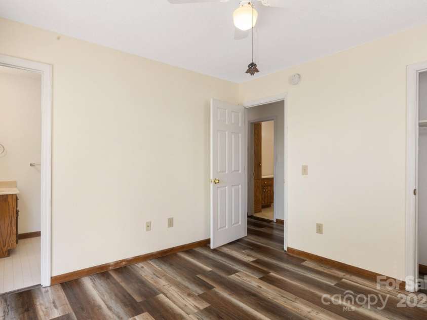 332 Cherrywood Circle, Hayesville, NC 28904.  MLS# CAR4248770, YatesRealty ID 14340. 